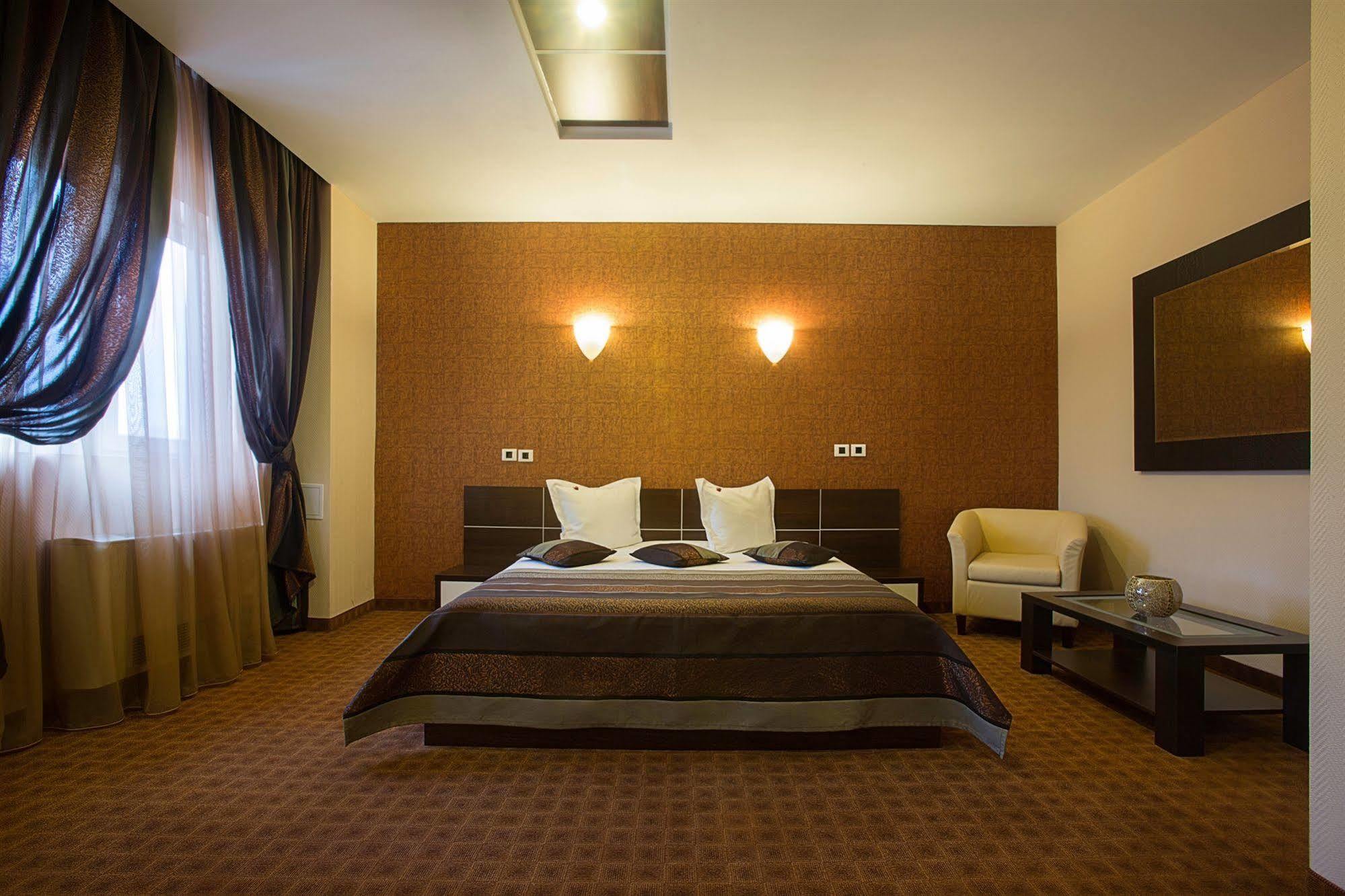 Hotel INTER BUSINESS Bukarest Exterior foto